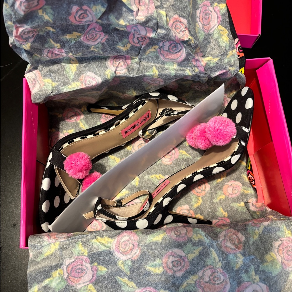 Never worn Betsey Johnson Lylly black polka dot heels. - Picture 5 of 7